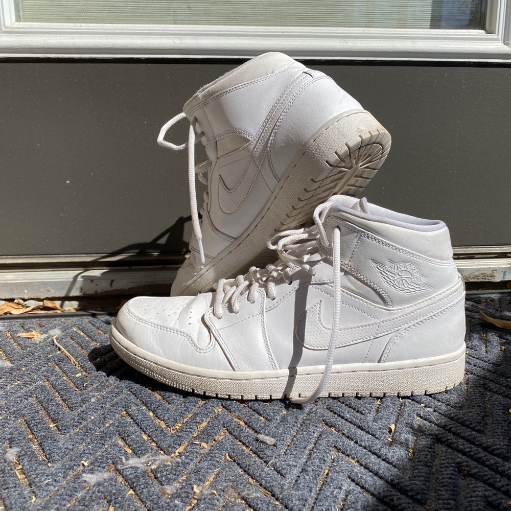 Nike - Air Jordan 1